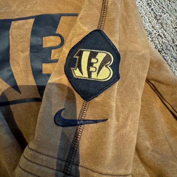 Cincinnati Bengals 2023 Salute to Service hoodie youth size S (8) - Picture 2 of 5